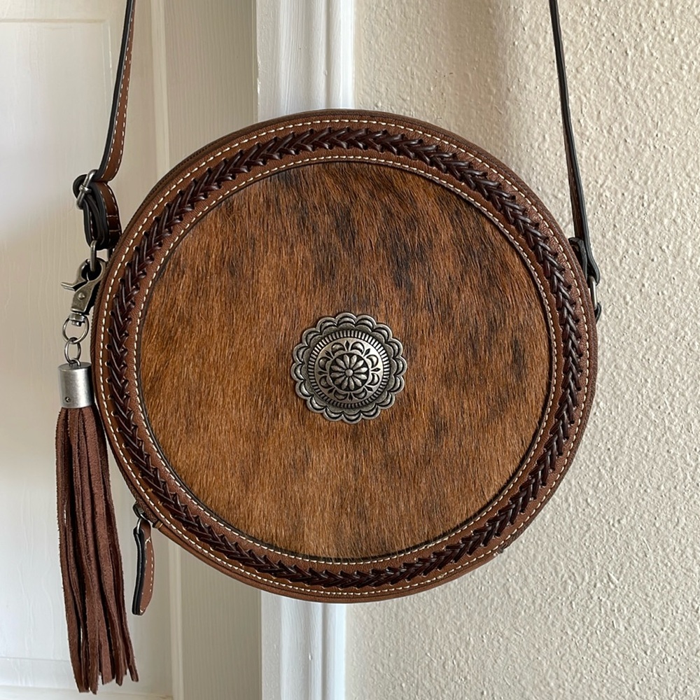 Women’s western canteen crossbody bag.